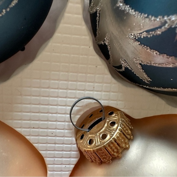 Vintage Set 4 Christmas By Krebs Blue Gold Glitter Glass Ball Ornaments Crowns - Picture 6 of 11